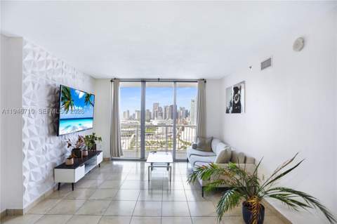 1750 N Bayshore Dr 3210, Miami FL - photo 6 of 40