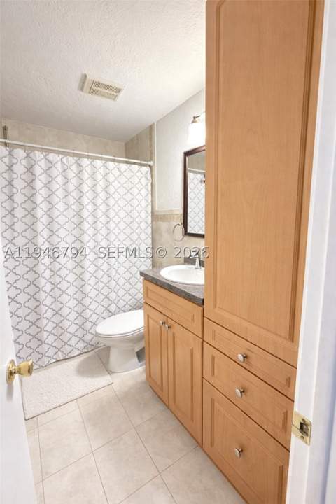 2190 W 60th St 21201, Hialeah FL - photo 12 of 12