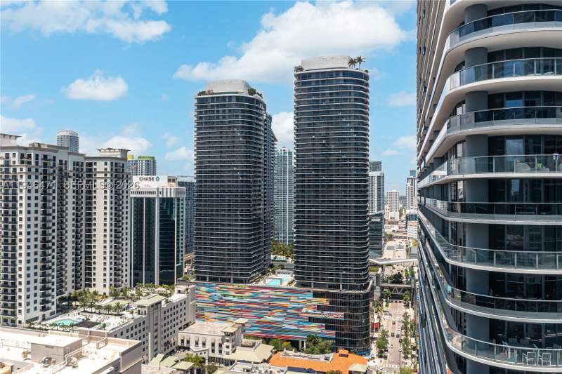 1 bedroom Condominium at 45 SW 9th St 1205, Brickell Heights East Con, Miami — photo 2
