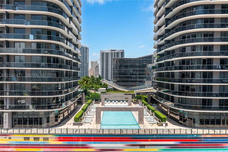 1 bedroom Condominium at 45 SW 9th St 1205, Brickell Heights East Con, Miami — photo 3