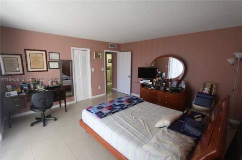 6940 NW Miami Gardens Dr 1-430, Hialeah FL - photo 16 of 22