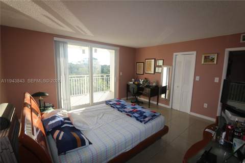 6940 NW Miami Gardens Dr 1-430, Hialeah FL - photo 17 of 22