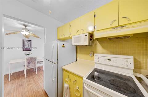 15600 NE 6th Ave 28D, Miami FL - photo 8 of 31