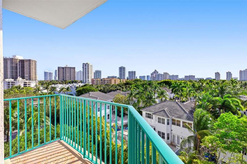 3 bedroom Condominium at 19900 E Country Club Dr 502, Turnberry Village, Aventura — photo 3