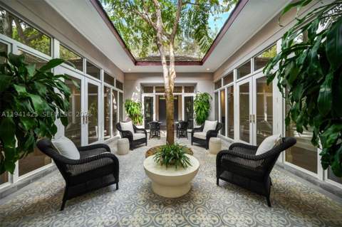4100 Kiaora St, Miami FL - photo 12 of 35