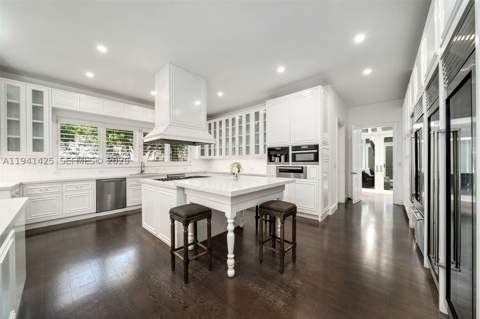 4100 Kiaora St, Miami FL - photo 7 of 35