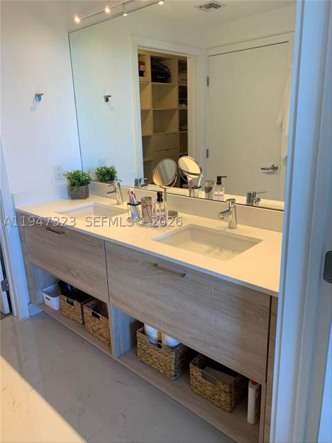 16385 Biscayne Blvd 1417, North Miami Beach FL - photo 14 of 28