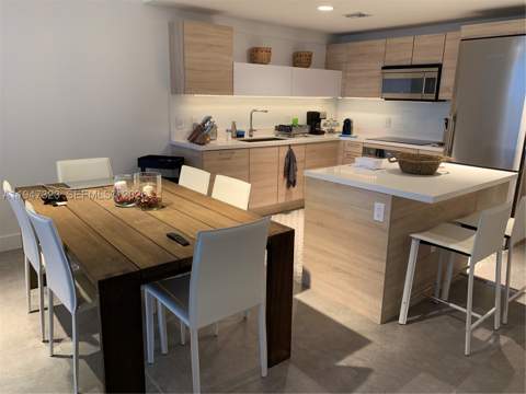 16385 Biscayne Blvd 1417, North Miami Beach FL - photo 7 of 28