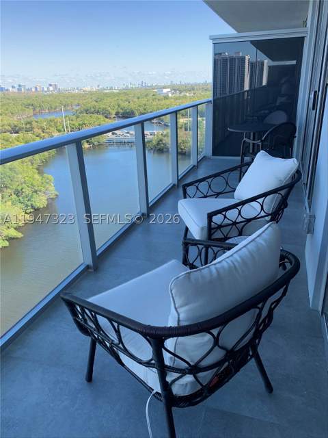16385 Biscayne Blvd 1417, North Miami Beach FL - photo 8 of 28
