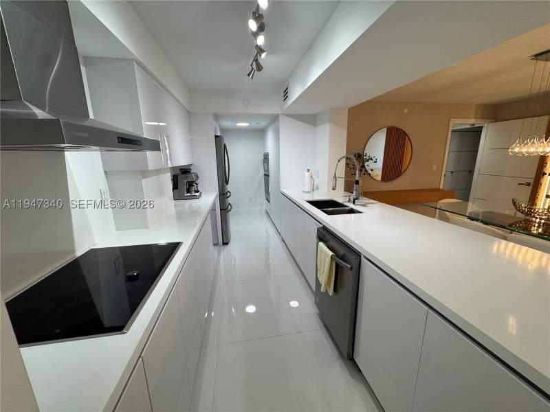 2 bedroom Condominium at 5757 Collins Ave 504, Lexcellence Condo, Miami Beach — photo 3