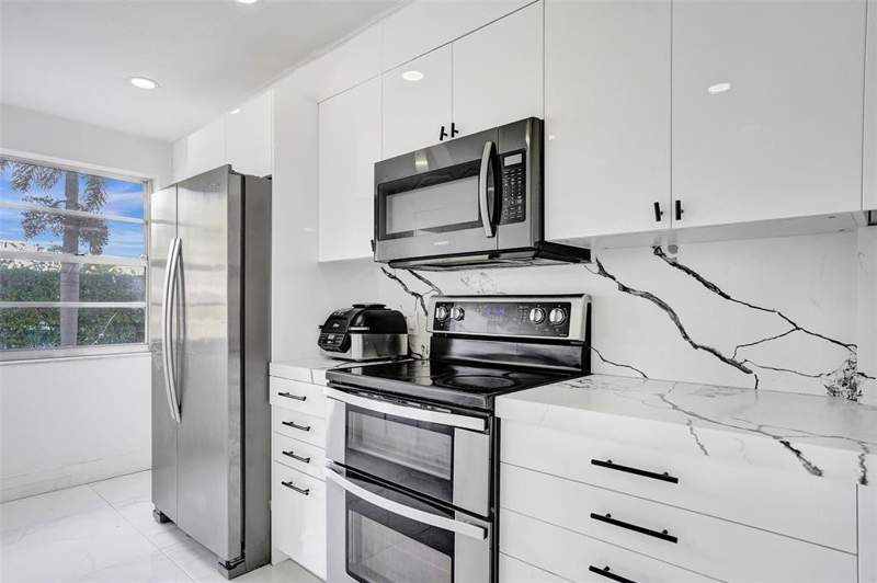 2 bedroom Condominium at 2801 NE 183rd Street 101w, Admirals Port Condo, Aventura — photo 2