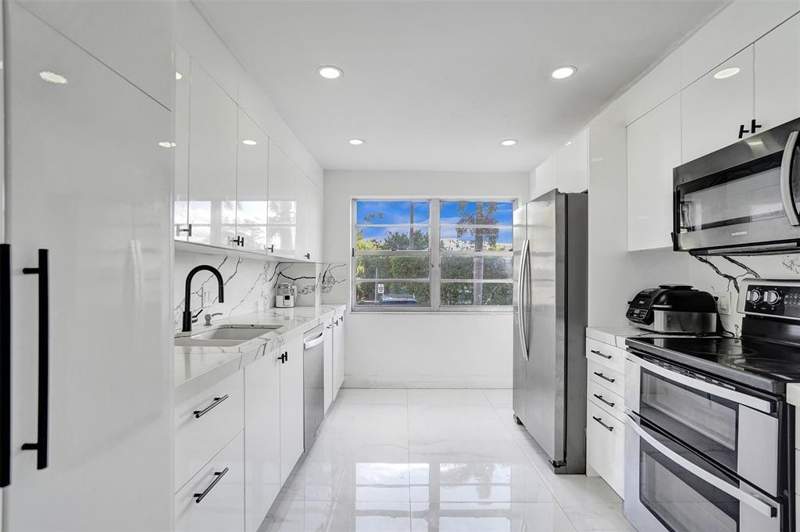 2 bedroom Condominium at 2801 NE 183rd Street 101w, Admirals Port Condo, Aventura — photo 4