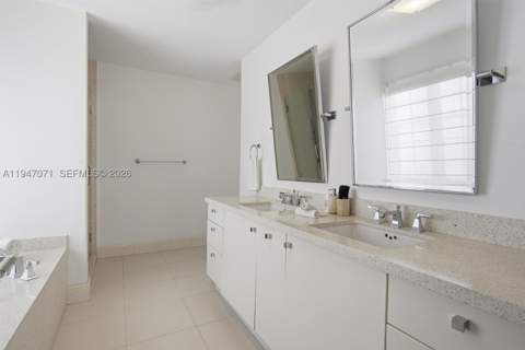1250 Ocean Dr Ph1, Miami Beach FL - photo 24 of 59