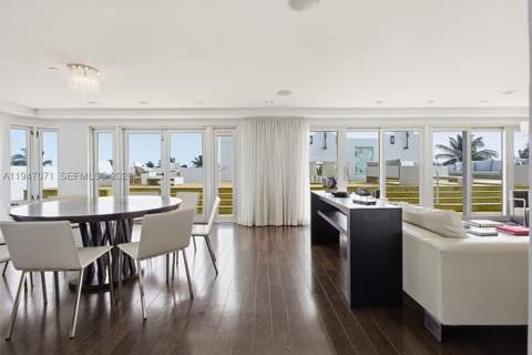1250 Ocean Dr Ph1, Miami Beach FL - photo 8 of 59