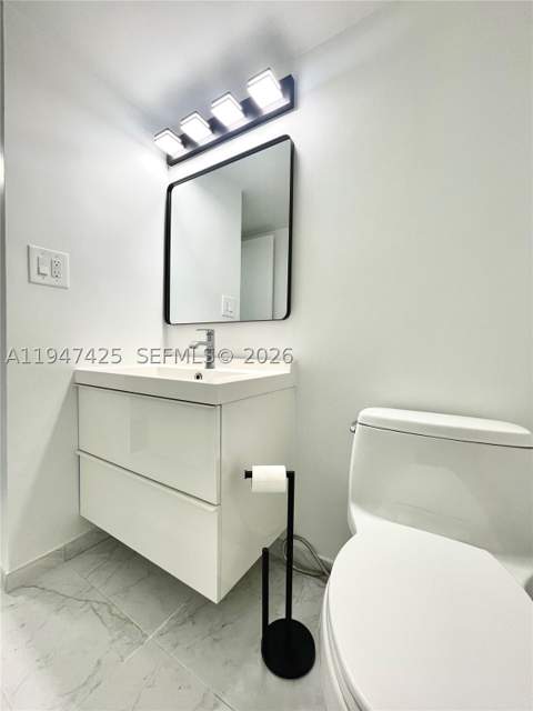 20335 W Country Club Dr 405, Aventura FL - photo 16 of 30