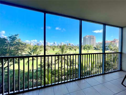20335 W Country Club Dr 405, Aventura FL - photo 17 of 30