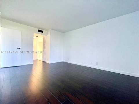 20335 W Country Club Dr 405, Aventura FL - photo 21 of 30