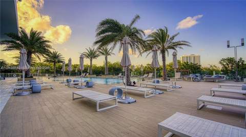 16385 Biscayne Blvd 1415, North Miami Beach FL - photo 18 of 36