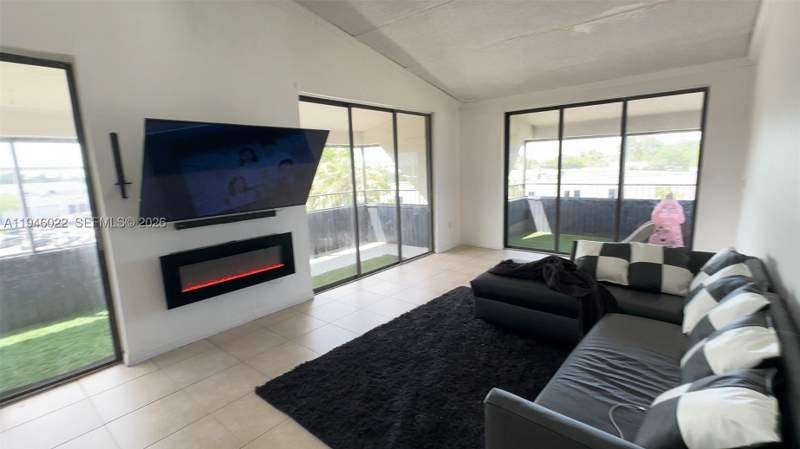 2 bedroom Condominium at 16220 NW 2nd Ave 513, Parkway Grove Condo Part, Miami — photo 2