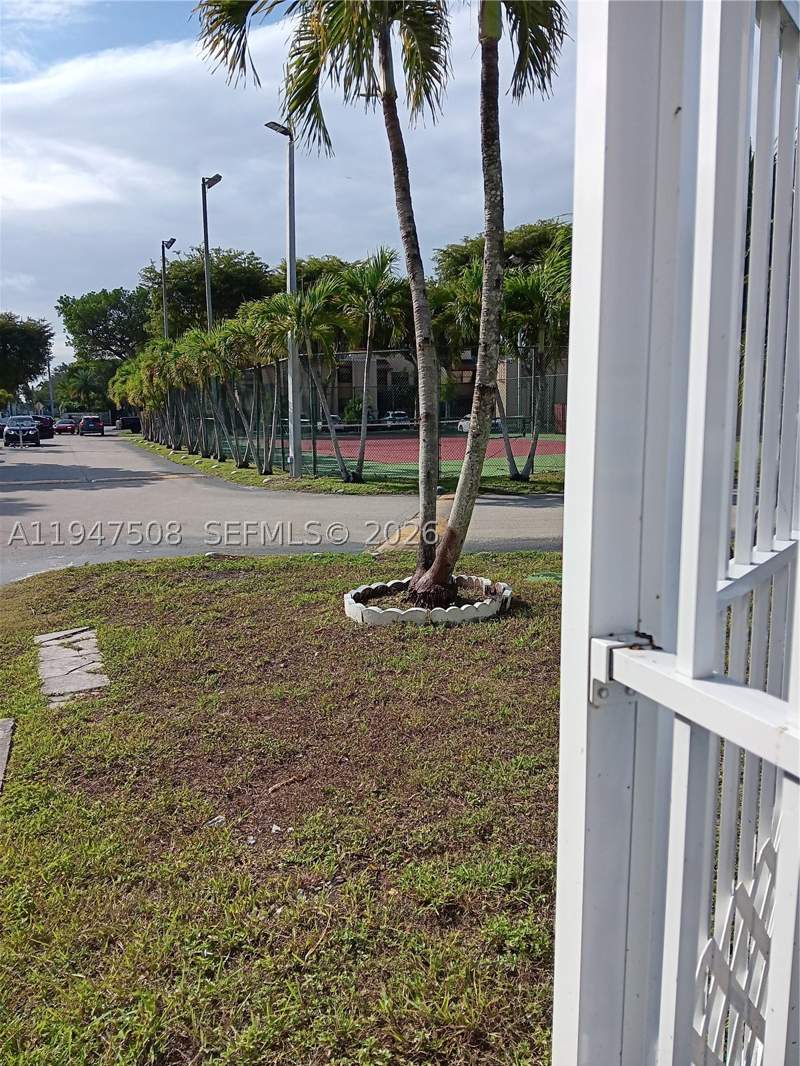 2 bedroom Condominium at 271 W Park Dr 1-7, Indian Summer Vilg Condo, Miami — photo 5
