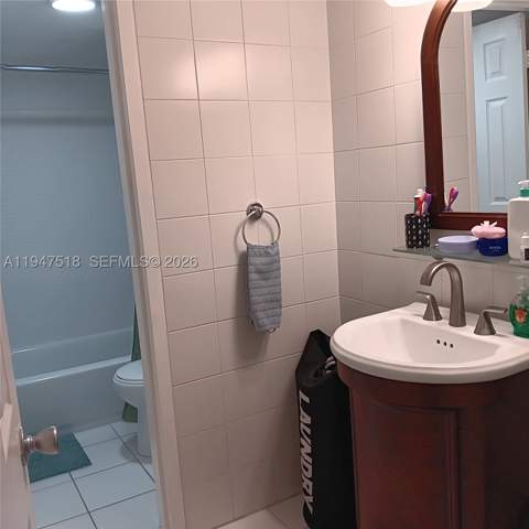 2821 N Miami Beach Blvd 4M, North Miami Beach FL - photo 11 of 23