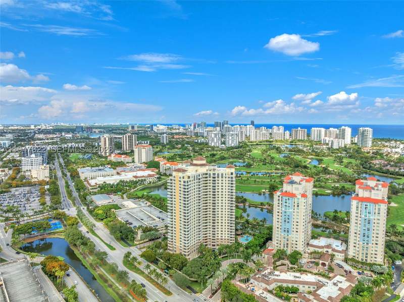 2 bedroom Condominium at 19501 W Country Club Dr 505, Turnberry On The Green Co, Aventura — photo 3