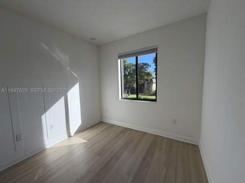 909 NE 211th St, Miami FL - photo 21 of 52