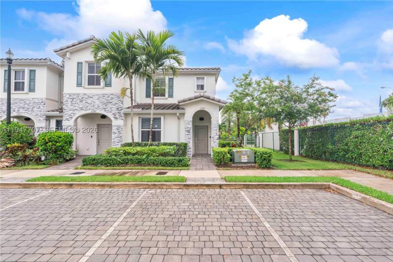 3 bedroom Townhouse at 2751 SE 15th St, Homestead Park Of Commerc, Homestead — photo 4