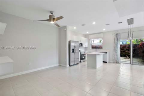 2751 SE 15th St, Homestead FL - photo 6 of 33