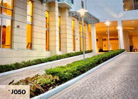 1050 Brickell Ave 1816, Miami FL - photo 12 of 18