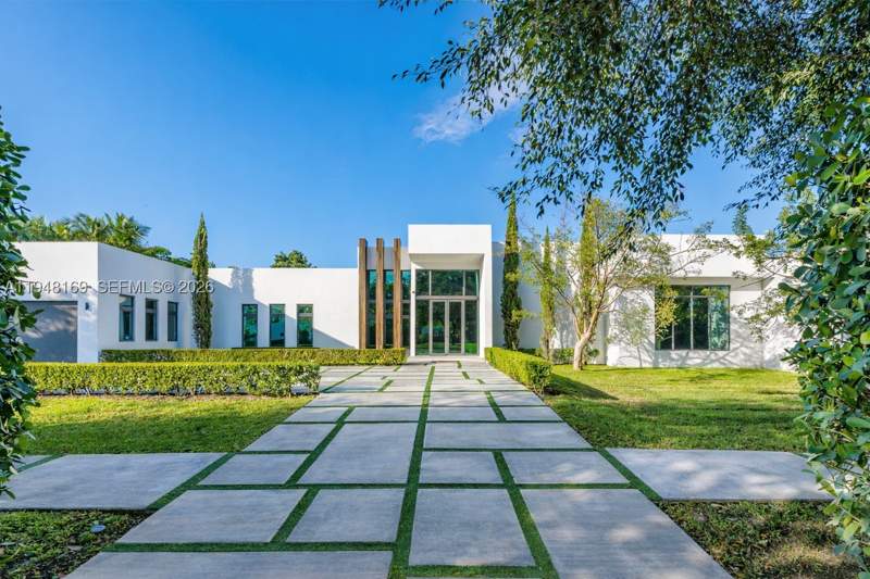 6 bedroom SingleFamilyResidence at 6175 SW 128th Street, Town & Ranch Ests, Pinecrest — photo 4
