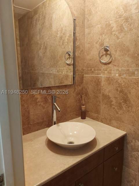 20033 NE 2nd Pl, Miami FL - photo 17 of 23