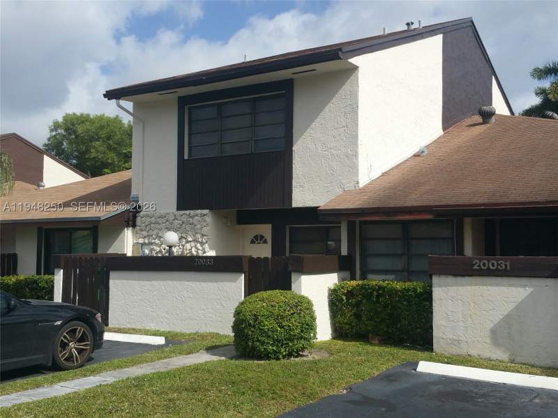 2 bedroom Townhouse at 20033 NE 2nd Pl, Seldins Estates, Miami — photo 2
