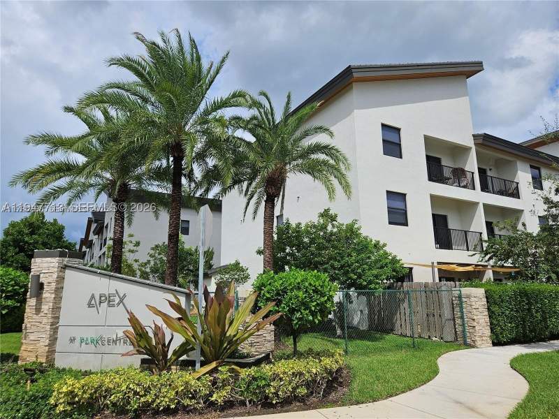 2 bedroom Condominium at 8151 NW 104th Ave 34, Apex At Park Central Cond, Doral — photo 2