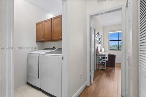8658 NW 99th Path, Doral FL - photo 15 of 46
