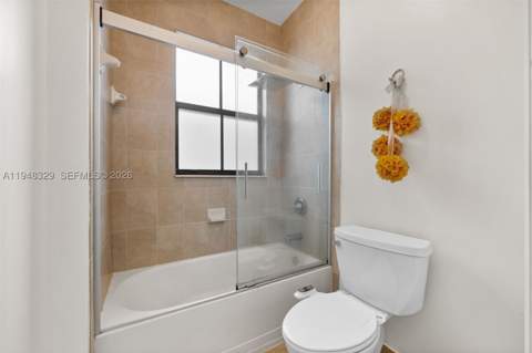 8658 NW 99th Path, Doral FL - photo 17 of 46