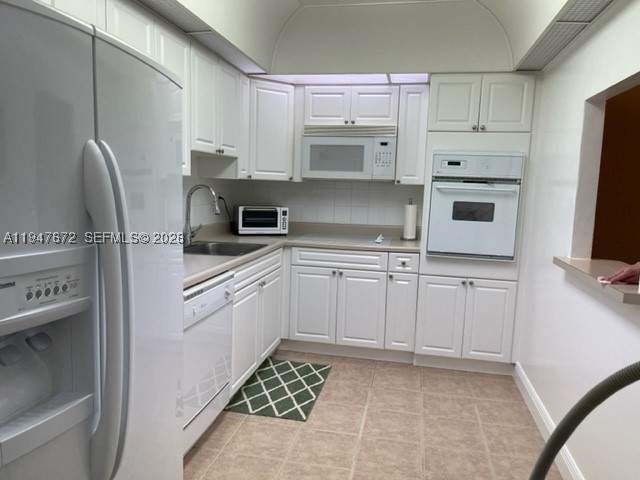 1 bedroom Condominium at 19390 Collins Ave 219, Oceanview Building A Cond, Sunny Isles Beach — photo 2
