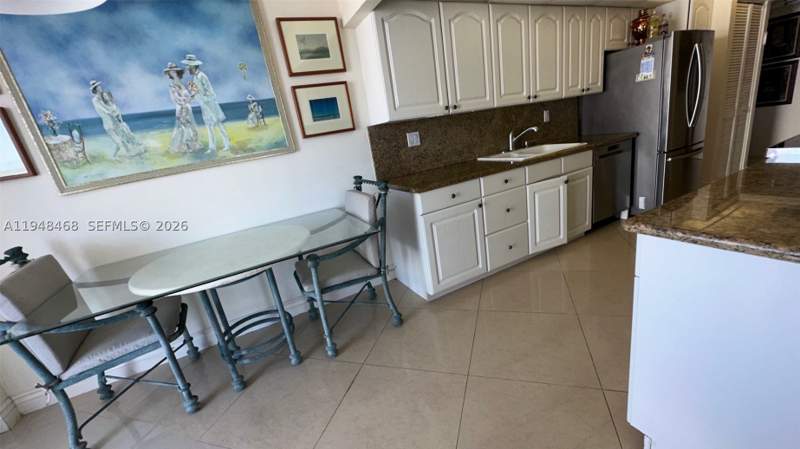 3 bedroom Condominium at 210 174th St 1909, Winston Towers 600 Condo, Sunny Isles Beach — photo 2