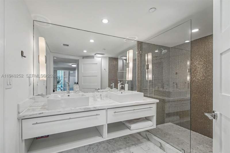 3 bedroom Condominium at 5025 Collins Ave 903, Capobella Condo, Miami Beach — photo 4
