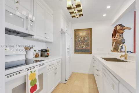 11113 Biscayne Blvd Ph8, Miami FL - photo 9 of 41