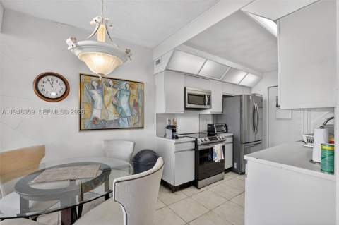19355 Turnberry Way 8L, Aventura FL - photo 14 of 57