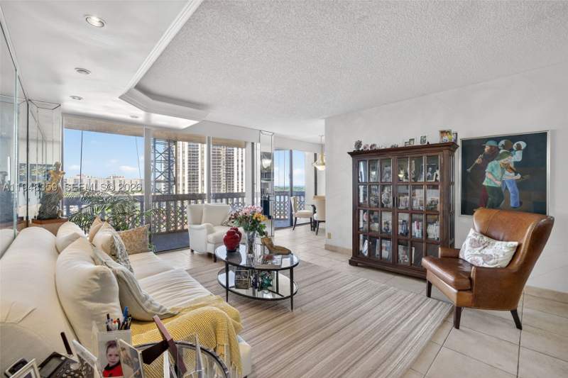 2 bedroom Condominium at 19355 Turnberry Way 8L, Turnberry Towers Condo, Aventura — photo 5
