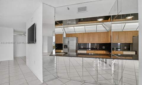 20281 E Country Club Dr 405, Aventura FL - photo 10 of 61