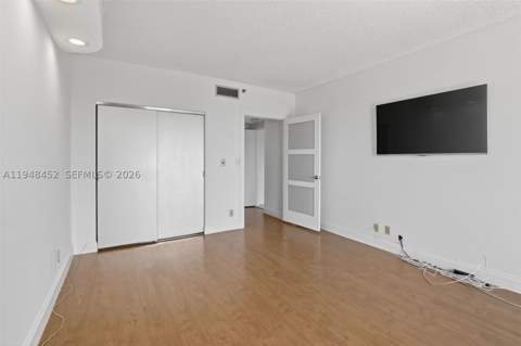 20281 E Country Club Dr 405, Aventura FL - photo 23 of 61