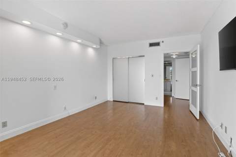 20281 E Country Club Dr 405, Aventura FL - photo 24 of 61