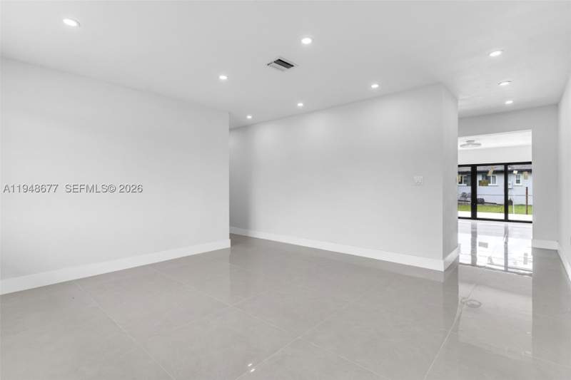 4 bedroom SingleFamilyResidence at 13930 Van Buren St, Richmond Heights, Miami — photo 3