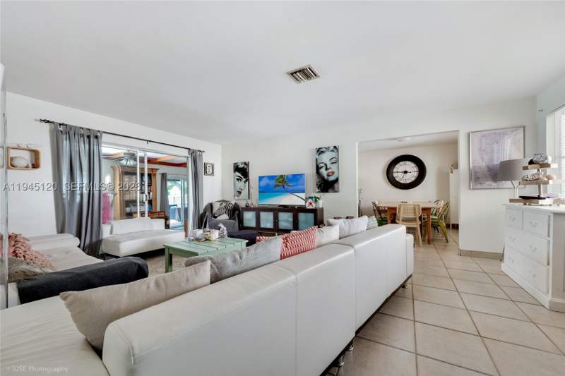 4 bedroom SingleFamilyResidence at 5700 SW 45th Ter, Intag Mnr, Miami — photo 3