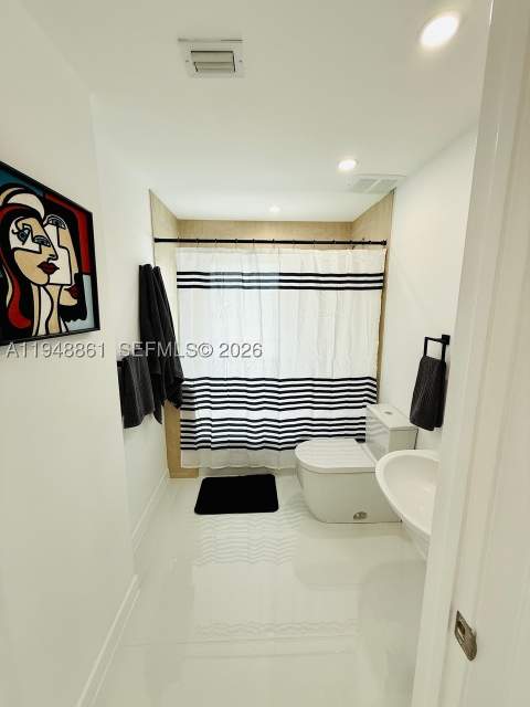7700 Collins Ave 5, Miami Beach FL - photo 14 of 30