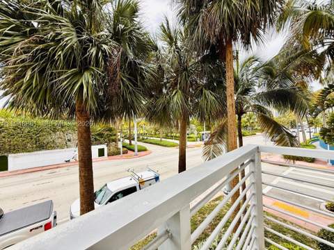 7700 Collins Ave 5, Miami Beach FL - photo 23 of 30