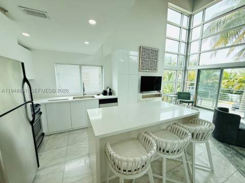 7700 Collins Ave 5, Miami Beach FL - photo 6 of 30